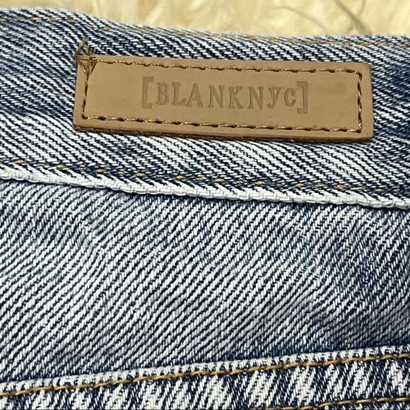 BLANK NYC Distressed High Rise Cut Off Shorts 27 - Picture 4 of 9